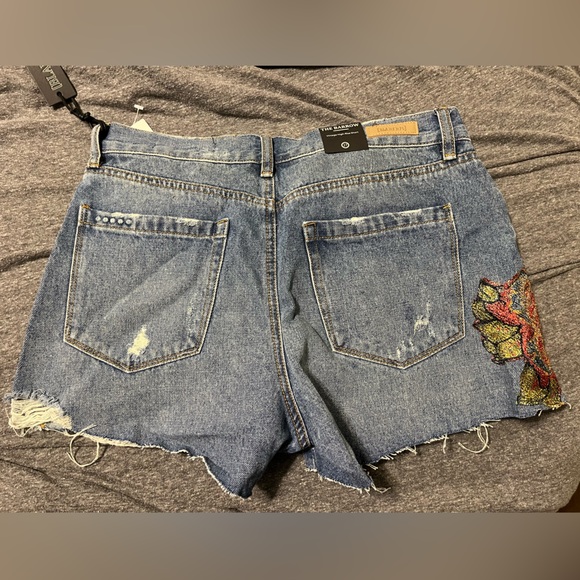 BlankNYC denim shorts - Picture 3 of 6